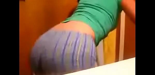 MASSIVE BUTT WOBBLING FROM YOUNG HOTTIE IN FAMILY BATHROOM